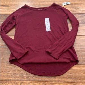 Old Navy maroon shirt